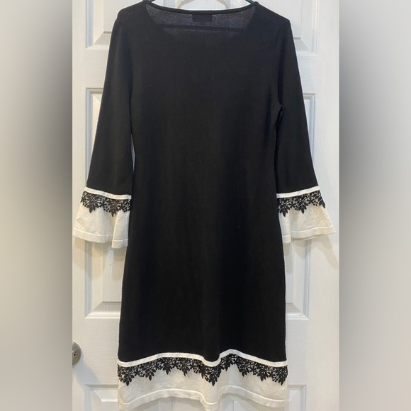 Calvin Klein Long Bell Sleeve Sweater Dress Floral Crochet Trim Women's Size M - Picture 2 of 8